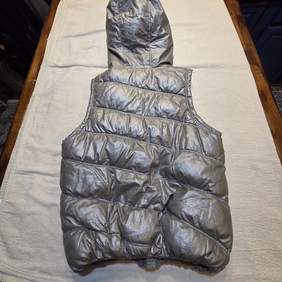 American Eagle Outfitters Metallic Silver Puffer Vest Y2K - Picture 2 of 5